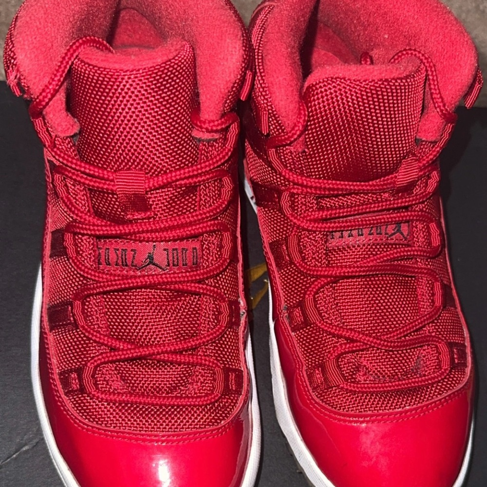 Air Jordan Retro 11 ( Kids) Red